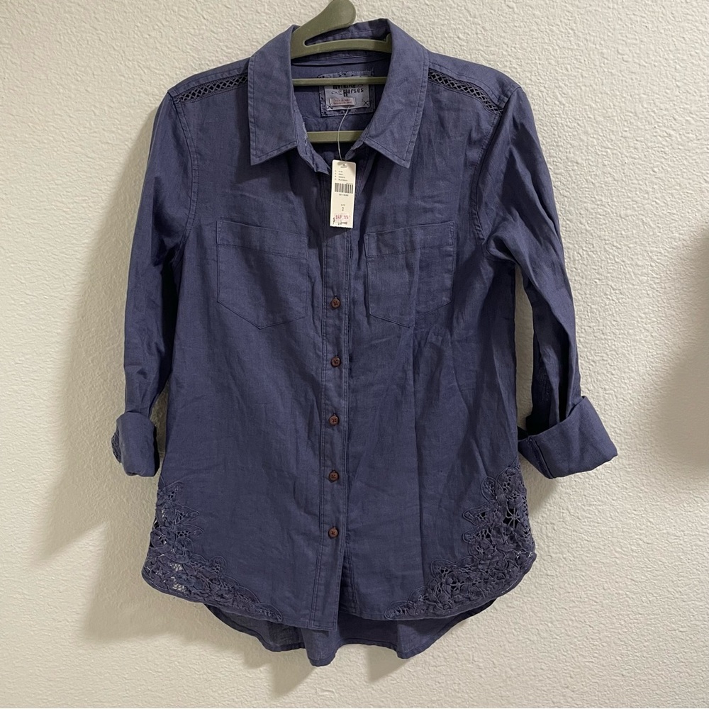 Holding horses anthropology intricate detailed Women's Blue Button-Up Top NEW